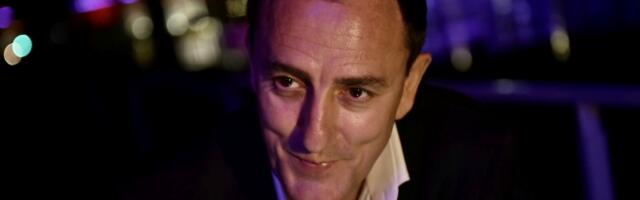 NEVIĐENA SCENA NA KONCERTU SERGEJA ĆETKOVIĆA: Par izašao na binu sa njim, a onda si POMNO ČEKALI ODGOVOR! (FOTO)