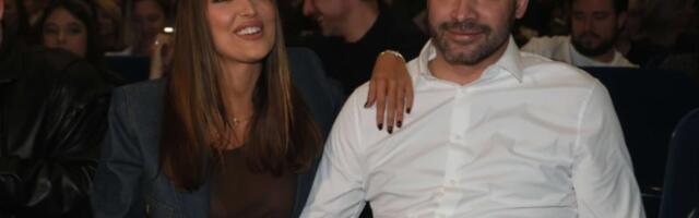NE SKIDAJU RUKE JEDNO S DRUGOG! Aleksandra i Filip ukrali šou u prvom redu na Jozinovićevom koncertu – ljubav jača nego ikad!