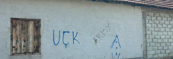 Nove pretnje Srbima na KiM: Grafiti terorističke UČK osvanuli na kući Jovanovića