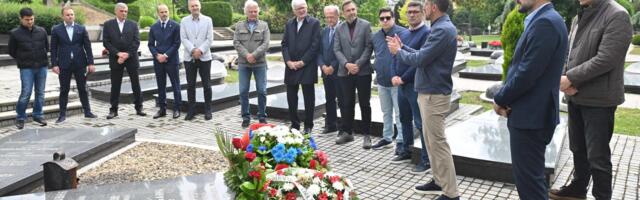 Sećanje na velikana: Položen venac na grob Miljana Miljanića, legende evocirale uspomene