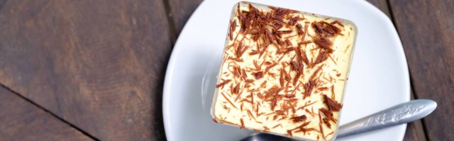 Torta Labudovo jezero sa tri kremasta fila inspirisana je čuvenim baletom a biće glavna zvezda svakog slavlja