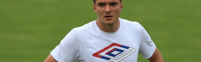 Bizarno je kad mašeš praznoj tribini, ali samo neka se igra