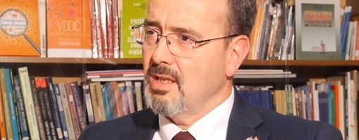 Ambasador SAD: Srbija i region će biti važni za Vašington bez obzira ko pobedi na izborima