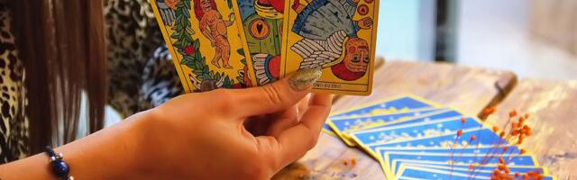 Spremni ili ne - sudbinske promene su počele: Tarot otkriva šta pomračenje donosi svakom znaku