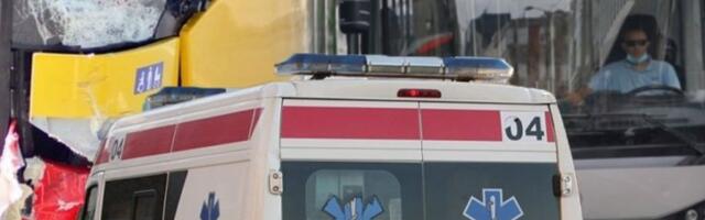 TINEJDŽER SKOČIO DA IZBEGNE AUTOBUS! Evo u kakvom su stanju maloletnik i vozač nakon stravične nesreće u Nišu!