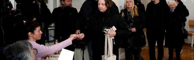 Predsednički izbori u Hrvatskoj: Milanović ili Primorac, izlaznost manja od 14 odsto