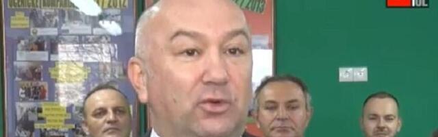 Nenadu Popoviću skoro svi okrenuli leđa i napustili SNP