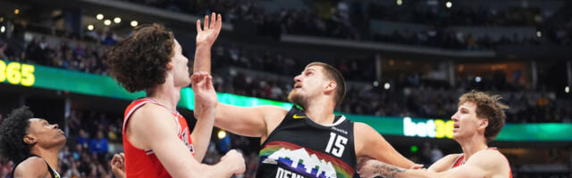 ŠTA SE OVO DESILO? Ovako nešto nije viđeno 54 godine u NBA ligi: Istorijski meč Jokića, Mareja i Gordona