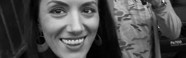 Pevačica PREMINULA nakon borbe sa teškom bolešću, prijatelji i kolege PREPLAVILI MREŽE potresnim porukama (FOTO)