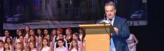 Ministar prosvete uručio Dositejeve povelje, među njima Akademija “Južna Srbija” iz Leskovca i OŠ “8.oktobar” iz Vlasotinca