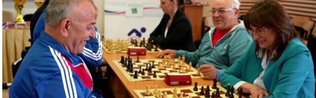 ŠAH SPOJIO MLADE I OSOBE SA INVALIDITETOM IZ CELE SRBIJE: Paraćin šampion inkluzivnog  kampa na Zlatiboru