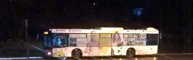 Autobus oborio deku (70) kod okretnice 26: Prevezen je u Urgentni centar