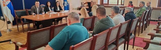 Uvećanje zarada i naknade za topli obrok radnicima užičkih javnih preduzeća