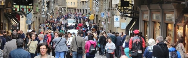 U poslednja 24 sata u Italiji skoro 38 hiljada novozaraženih