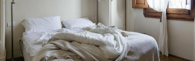 Ljudi pre spavanja stavljaju sapun ispod kreveta: Neobičan trik mnogi primenjuju, nećete verovati zbog čega