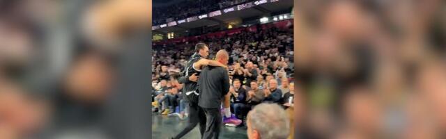 Pokuševski izgleda teže poređen - Navijači mu aplaudirali dok su ga iznosili iz Arene