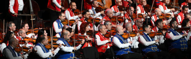 Будимпештански ромски симфонијски оркестар одржао концерт у „Сава центру”