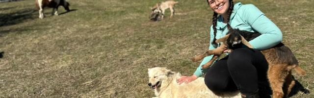Svaku kozu je odgajila u NARUČJU: Dirljiva i neverovatna priča mlade Jovane iz sela kod Ivanjice