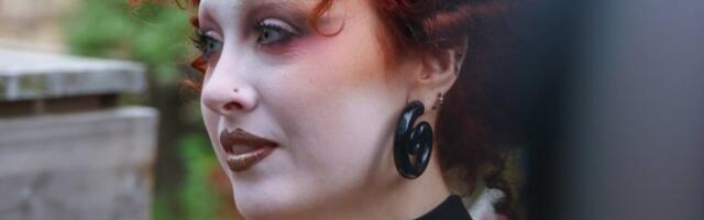 SKANDALČINA! Pevačicin telohranitelj napao ćerku njenog kolege, majka POBESNELA! (VIDEO)