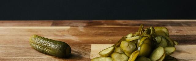 Zašto trudnice obožavaju kisele krastavce: Hormoni i nutritivne potrebe diktiraju želju za hranom