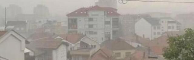 Ovaj grad u Srbiji zadesile su strašne vremenske nepogode: Prizori su jezivi, tuklo je na sve strane! (VIDEO)