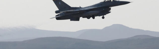 Грчки авион ф-16 због квара принудно слетео на Закинтос