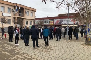 Наставља се протест у Грачаници због напада на српског младића