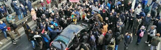 Kolima krenuo na ljude kod Sava centra (VIDEO)