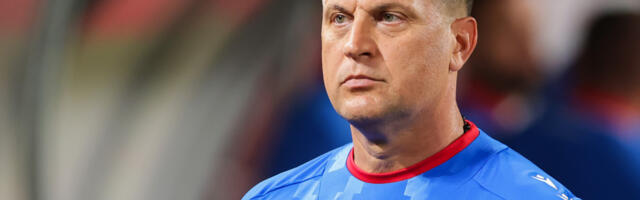 Haos u Humskoj! "Grobari" gađali Milojevića, pa ga žestoko izvređali