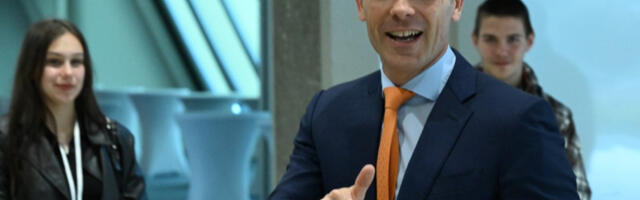 Мали из САД поручио Никезићу: Србија више није земља незапослености и сиромаштва