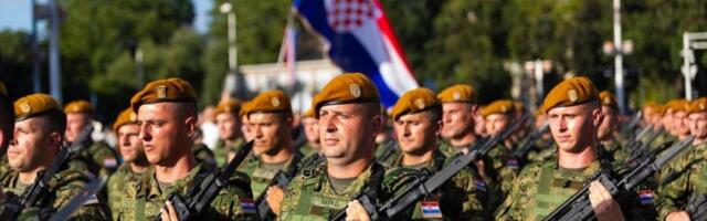 Nije ni čudo što nas se plaše! Ljudi, pogledajte šta se dešava u hrvatskoj vojsci - Zakukala majka jednog vojnika: "Zvali su me da dođem..."