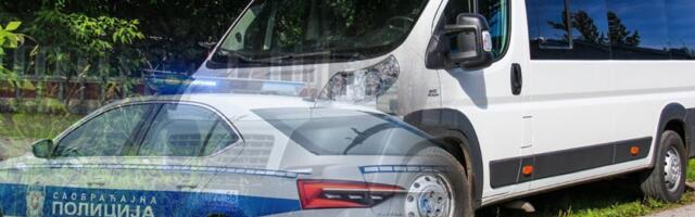 Detalji teške nesreće kod Sente: Žena zaustavila kombi pun ljudi jer je promašila skretanje, automobil se zakucao u njih