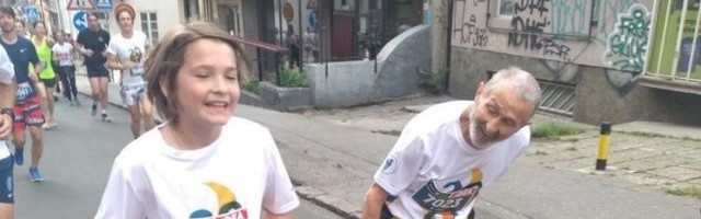 NAJLEPŠA FOTOGRAFIJA BEOGRADSKOG MARATONA! Najmlađi i najstariji učesnici! /FOTO/