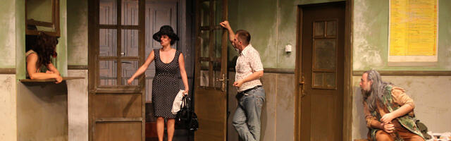 Predstava  Opet plače, al' sad od sreće  u Teatru