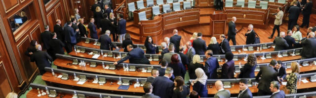 AMERIKANCI ZALEPILI ŠAMAR BANDI IZ PRIŠTINE Ambasada stala na stranu Srpske liste
