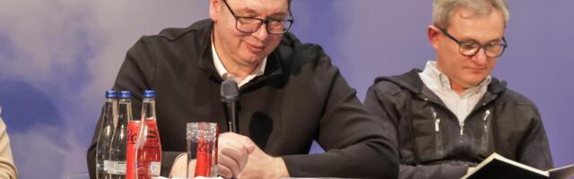 STEFAN (6) POSTAVIO PITANJE VUČIĆU, PA NASMEJAO SUGRAĐANE! Hit odgovor predsednika raznežio sve u Kladovu: "Vodi brata na čokoladu negde, ON je zaslužan za to!"