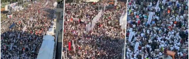 IMPRESIVNI SNIMAK IZ VAZDUHA Pogledajte atmosferu na platou Narodne skupštine! Reke ljudi se slile i poslale jasnu poruku: SRBIJA POBEĐUJE! (VIDEO)