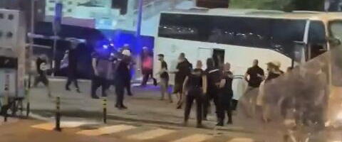 POJAVILI SE SNIMCI OPŠTEG HAOSA U NOVOM PAZARU: Navijači se posle utakmice sukobili sa policijom!