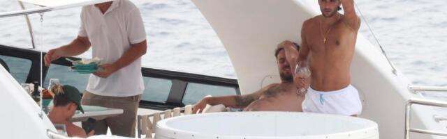 "Ferane, Ferane, šta nam radiš"? Nove seksi fotke španskog fudbalera, mnogi ga PROZIVAJU, a on GORI u inat! (FOTO)