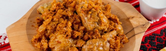 Sarma koja se ne mota je čisto savršenstvo - istog je ukusa kao tradicionalna, a pravi se brže