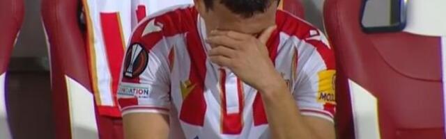 SRNIĆ NEUTEŠAN! Fudbaler Crvene zvezde SLOMLJEN zaplakao na klupi nakon skrivljenog penala! (VIDEO)