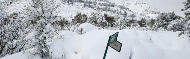 Pola metra snega u Grčkoj: U jednom delu zemlje 20 stepeni, u drugom temperatura ispod nule