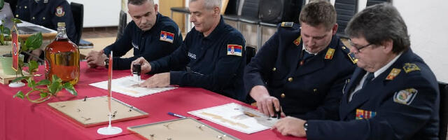 Bratimljenje vatrogasaca