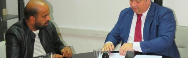 Dragoljub Petrović posle 15 godina rada na odvoženju smeća preko posredničke agencije, dočekao ugovor na neodređeno u JKP Šumadija