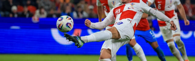 U Lijepoj njihovoj navijači na sedativima! Procurio mundijalski dres Hrvata: Na šta ovo liči?! (FOTO)