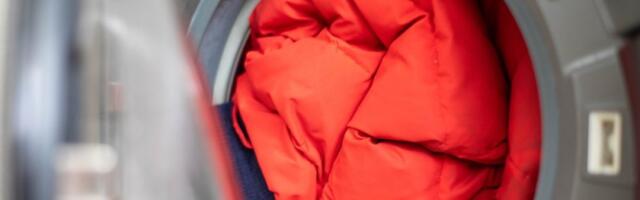 Zaboravite na hemijsko: Influenser otkriva kako se jednostavno pere perjana jakna (VIDEO)