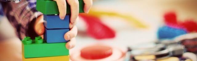 Suspendovanu vaspitačicu u čijoj smeni je dečak izašao iz vrtića u Čačku podržalo 60 roditelja