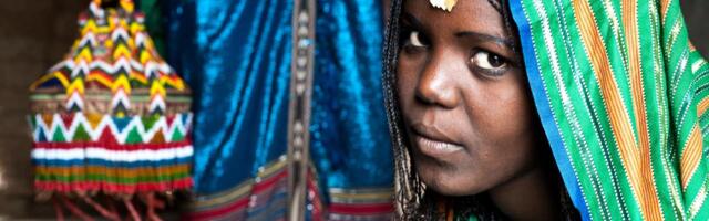 PREDSEDNIČKI IZBORI U VEOMA SIROMAŠNOJ DRŽAVI: Očekuje se pobeda aktuelnog vođe koji vlada zemljom 42 godine! Gde god se okreneš, njegovo lice! (VIDEO)