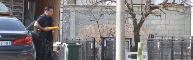 PORTRET KRASE DVE IKONE: Prizor iz doma Darka Lazića RASPLAKAO JAVNOST, evo na koji način čuva USPOMENU na POKOJNOG BRATA (FOTO)