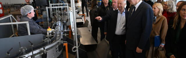 Председник Вучић отвара модернизовану фабрику стакла у Параћину